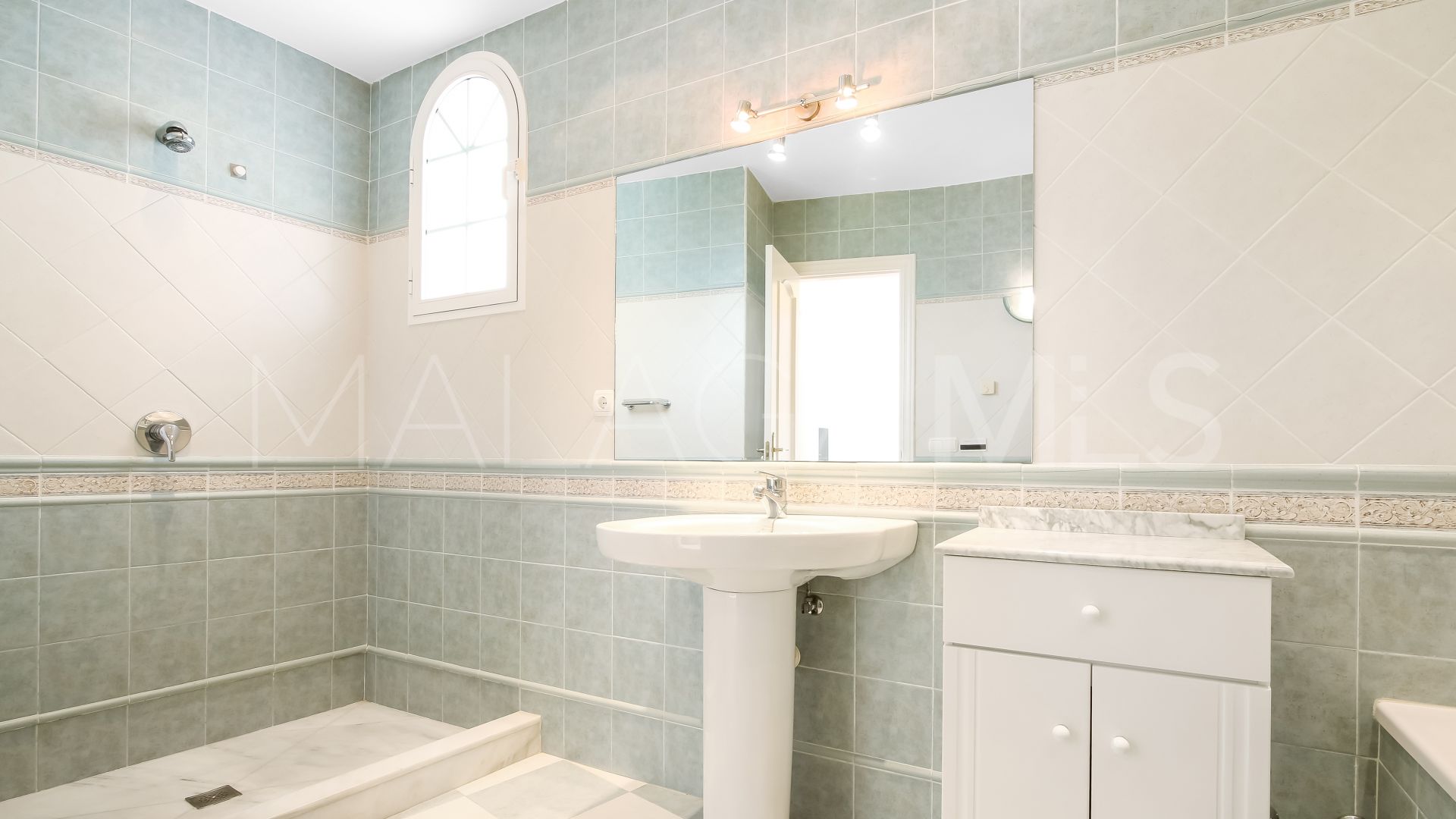 Villa for sale in Mijas Golf