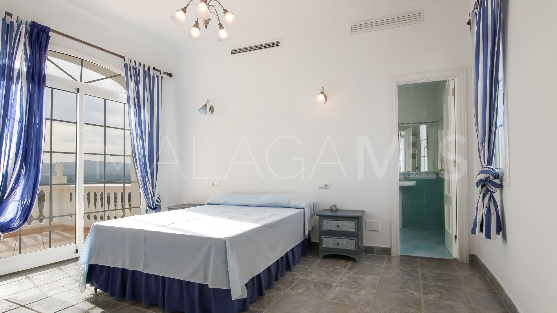 Villa for sale in Mijas Golf