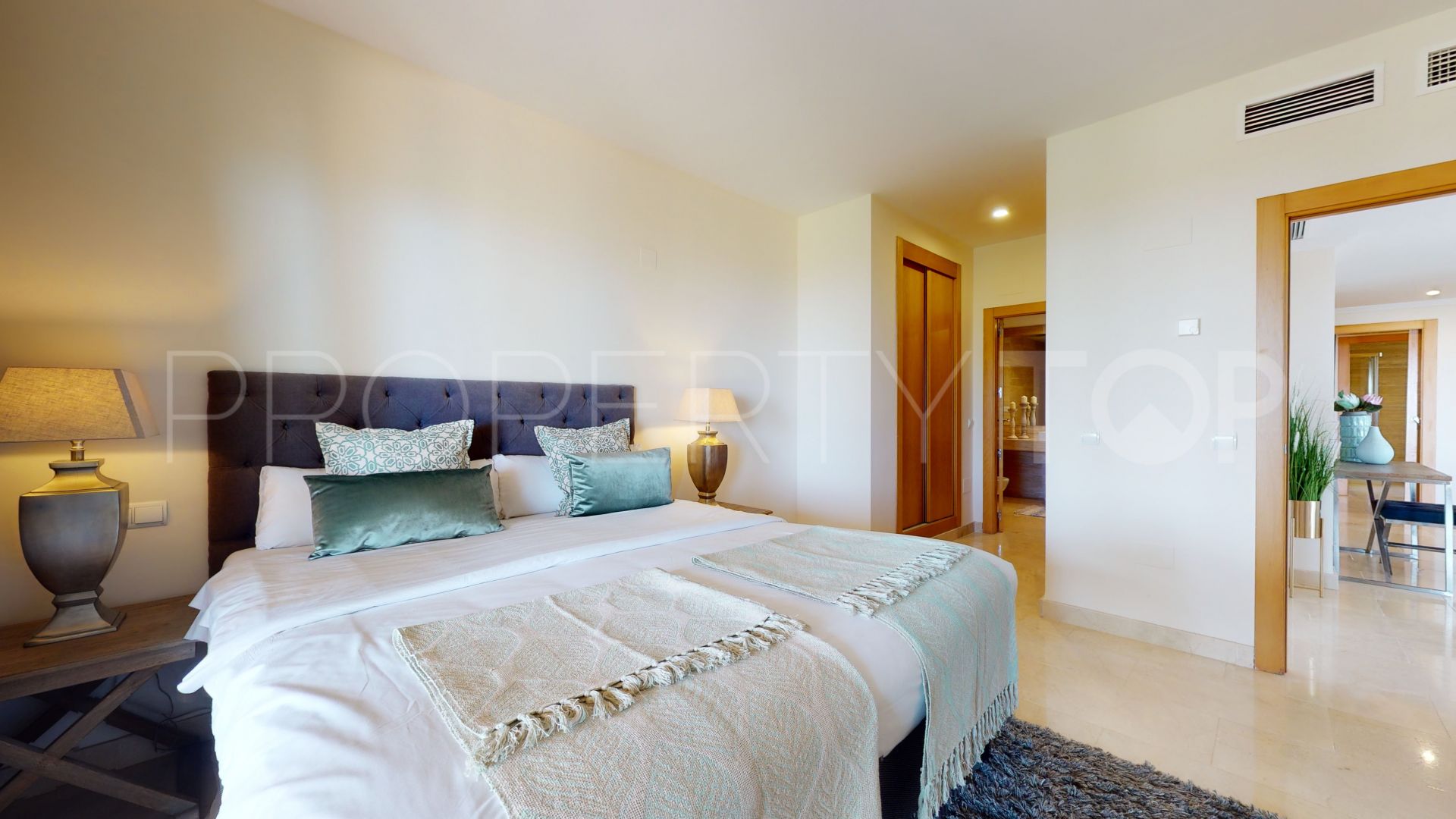 For sale apartment with 3 bedrooms in Hacienda del Señorio de Cifuentes