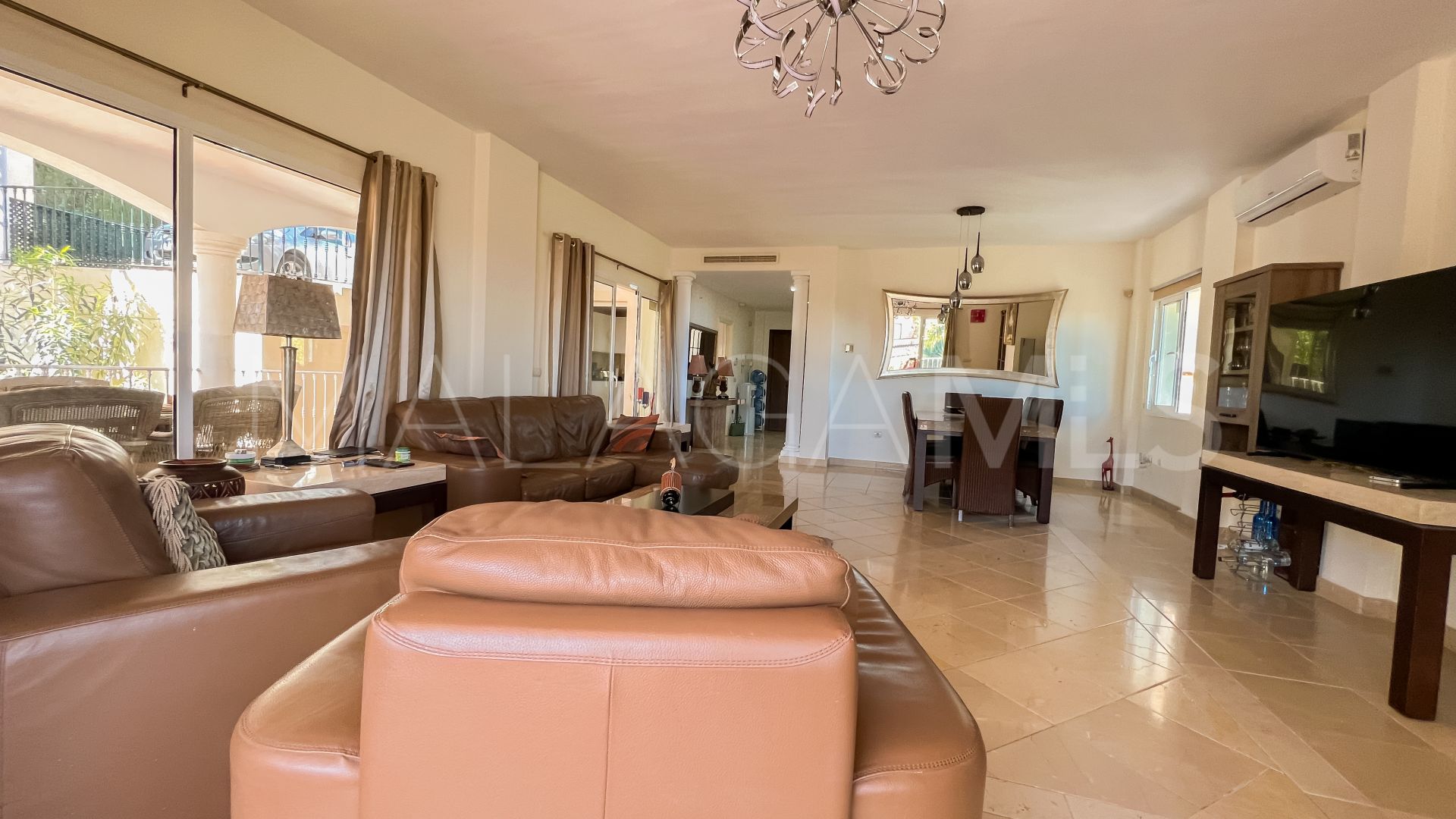 Villa for sale in Riviera del Sol