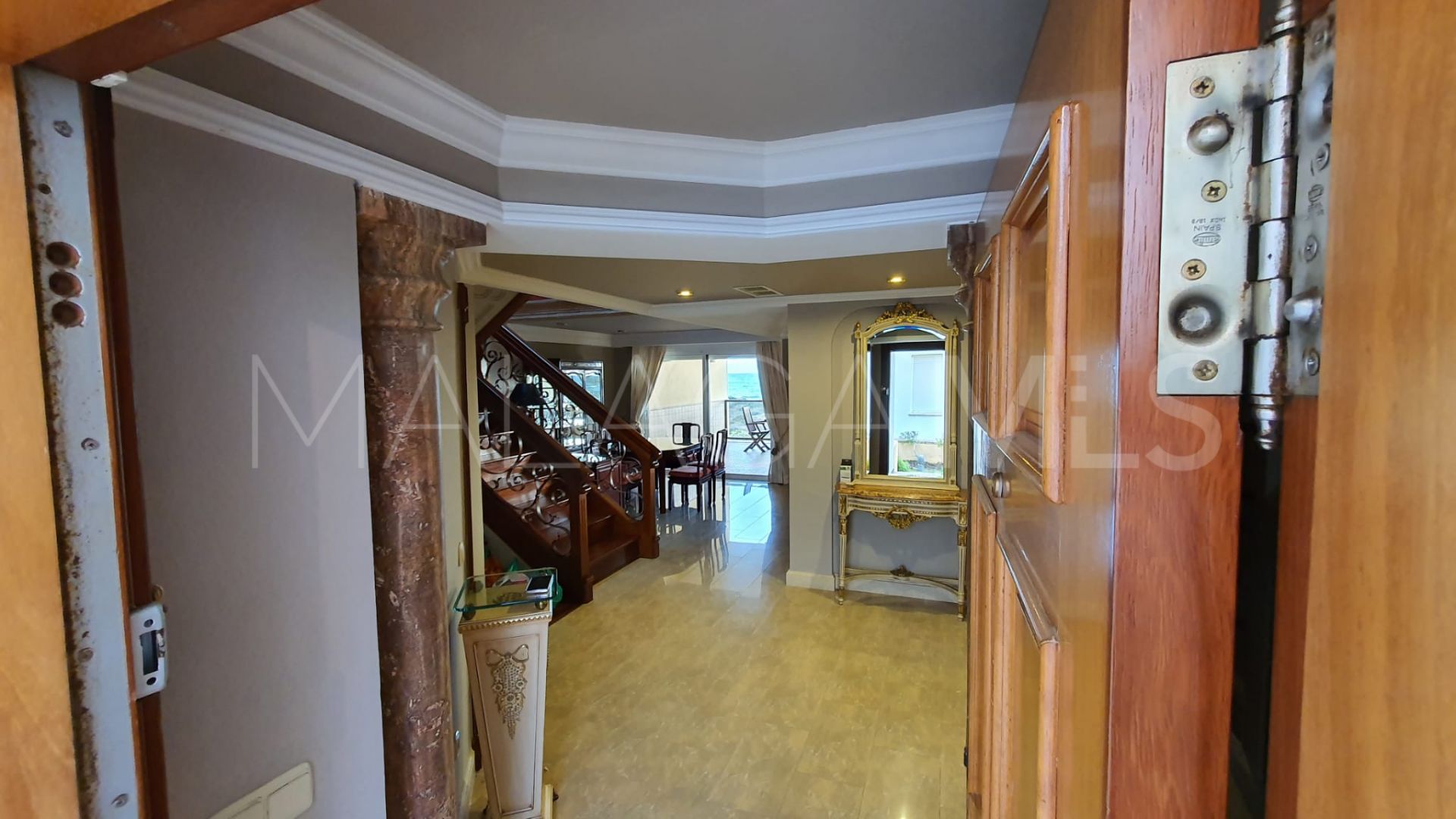 Buy house in Bahia de Marbella with 5 bedrooms