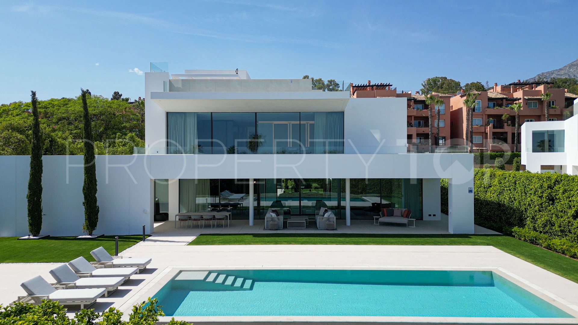 Marbella Golden Mile villa for sale