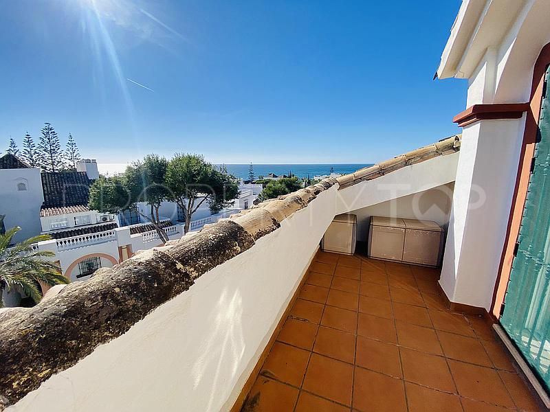 Duplex penthouse with 2 bedrooms for sale in Elviria