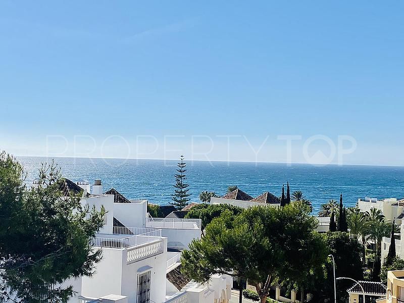 Se vende atico duplex en Elviria con 2 dormitorios