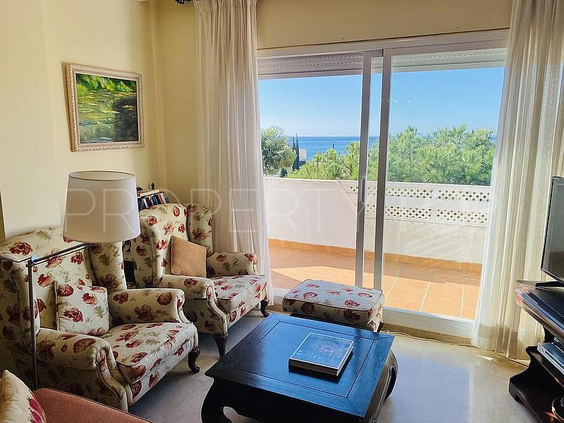 Duplex penthouse with 2 bedrooms for sale in Elviria