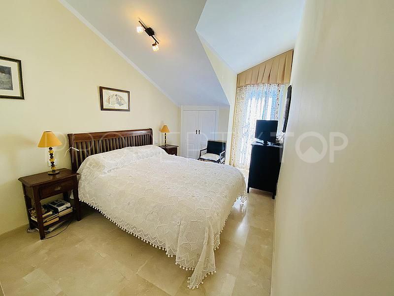 Duplex penthouse with 2 bedrooms for sale in Elviria