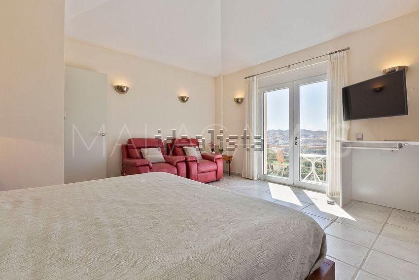 Villa for sale in Mijas Golf