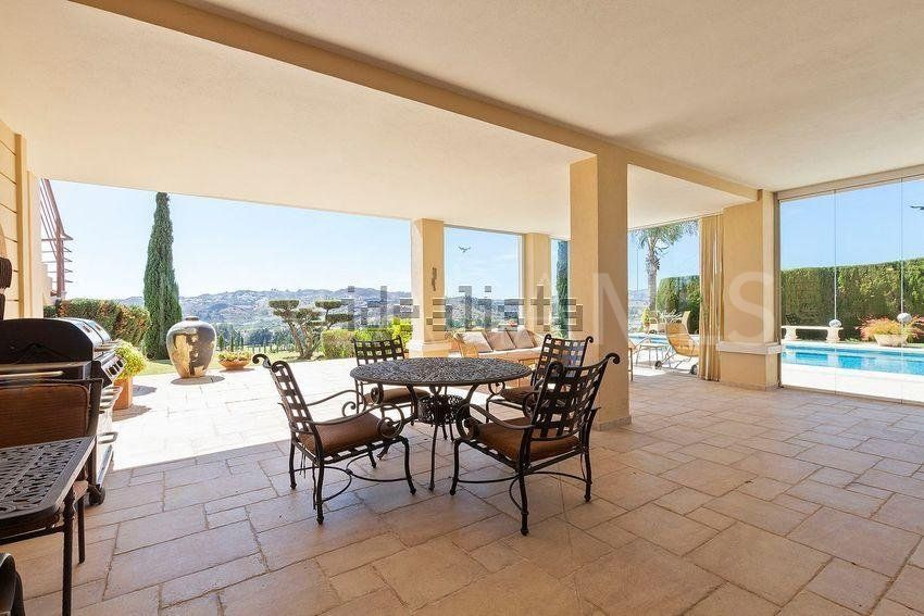 Villa for sale in Mijas Golf