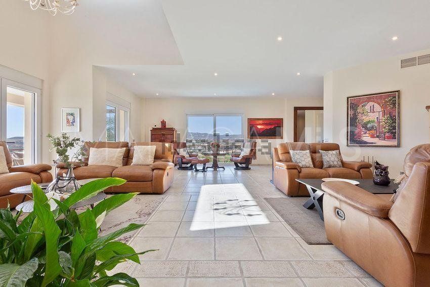 Villa for sale in Mijas Golf