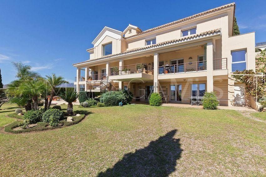 Villa for sale in Mijas Golf