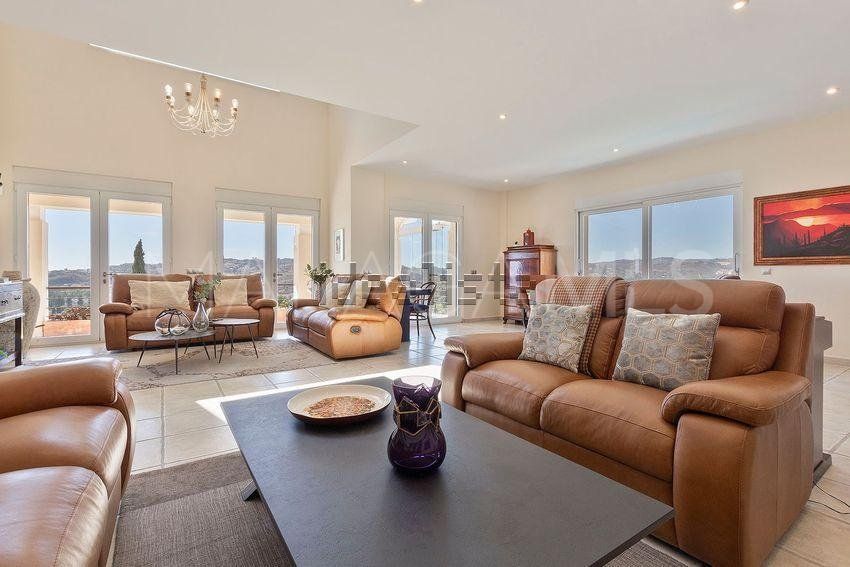 Villa for sale in Mijas Golf