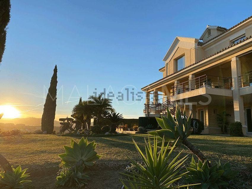 Villa for sale in Mijas Golf