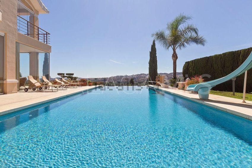 Villa for sale in Mijas Golf