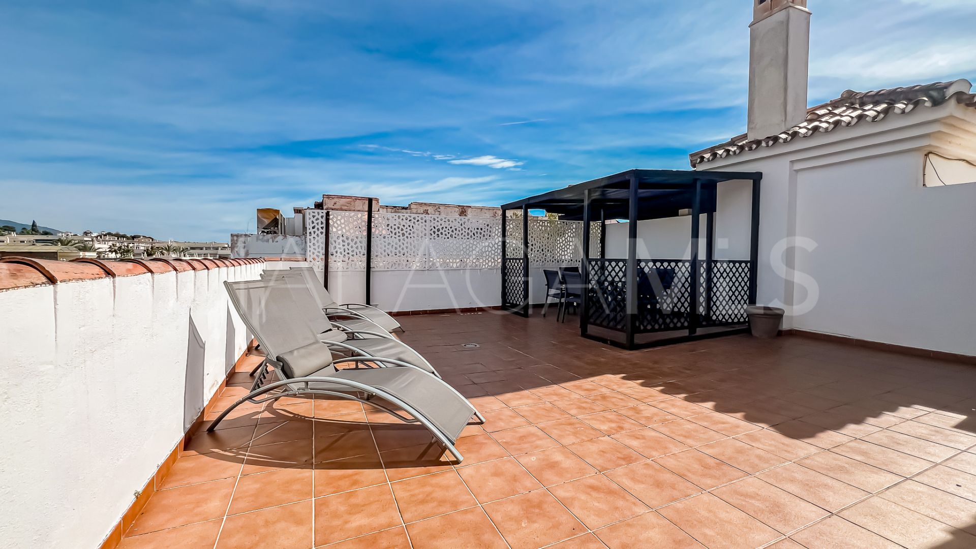 3 bedrooms duplex penthouse for sale in Lorcrimar