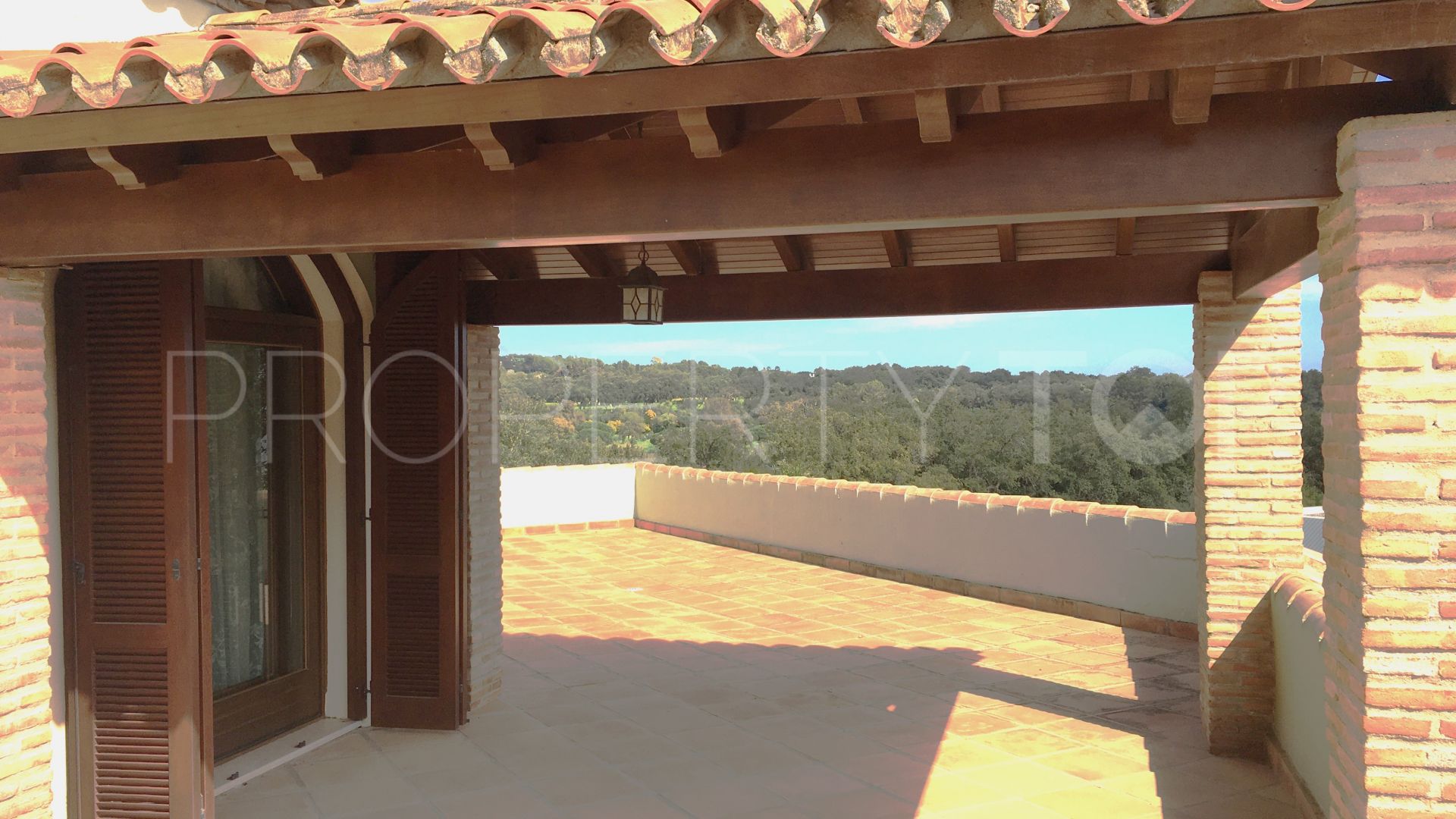 Villa en venta en Los Altos de Valderrama con 5 dormitorios