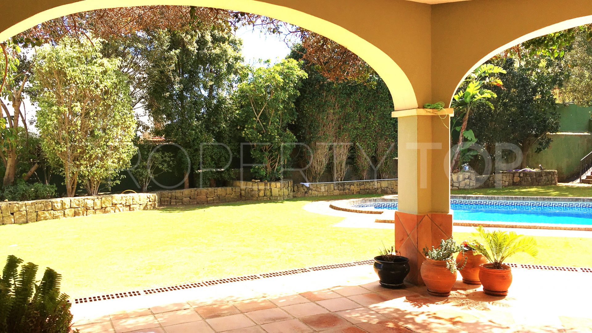 Villa en venta en Los Altos de Valderrama con 5 dormitorios