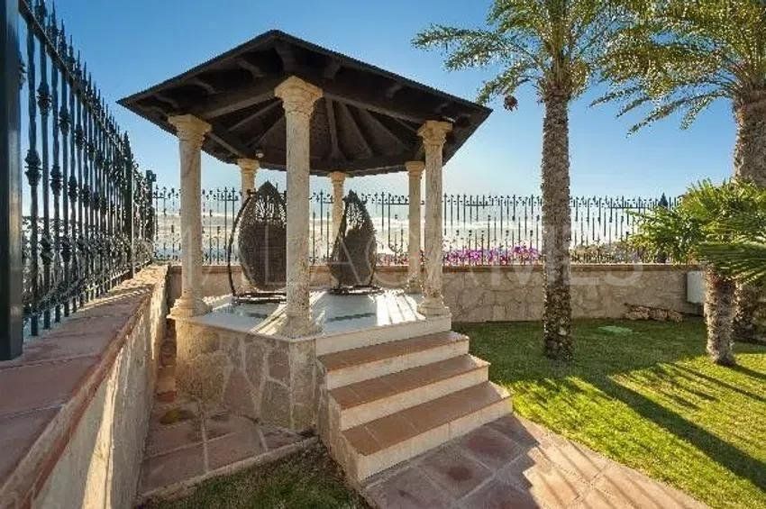 Cala de Mijas, villa de 7 bedrooms for sale
