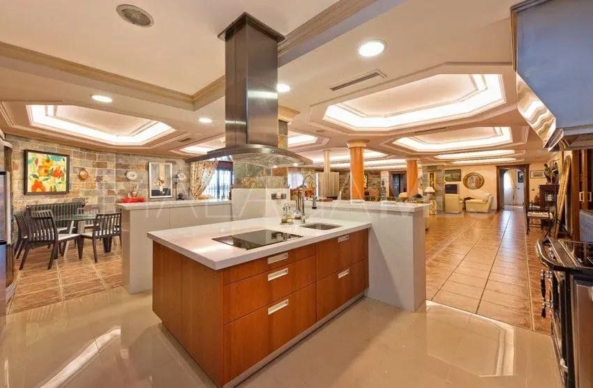 Cala de Mijas, villa de 7 bedrooms for sale