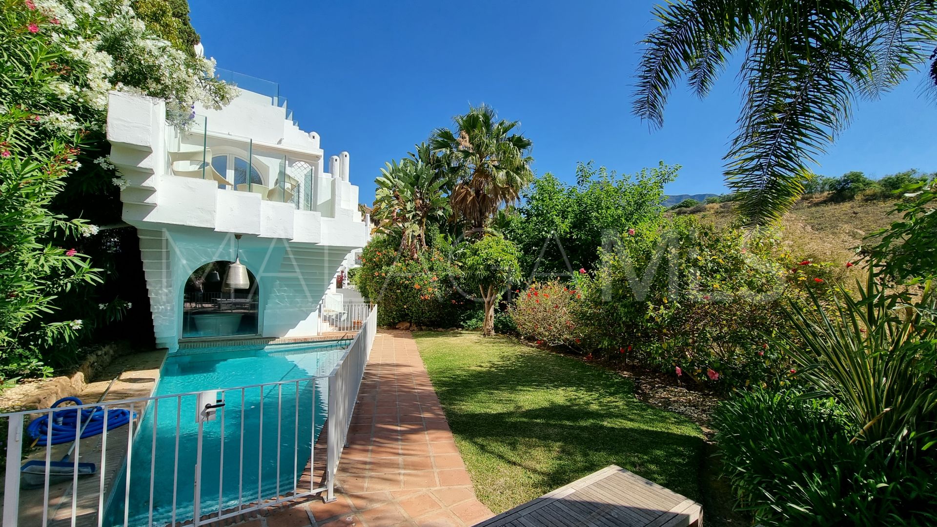 Marbella Golden Mile 5 bedrooms town house for sale