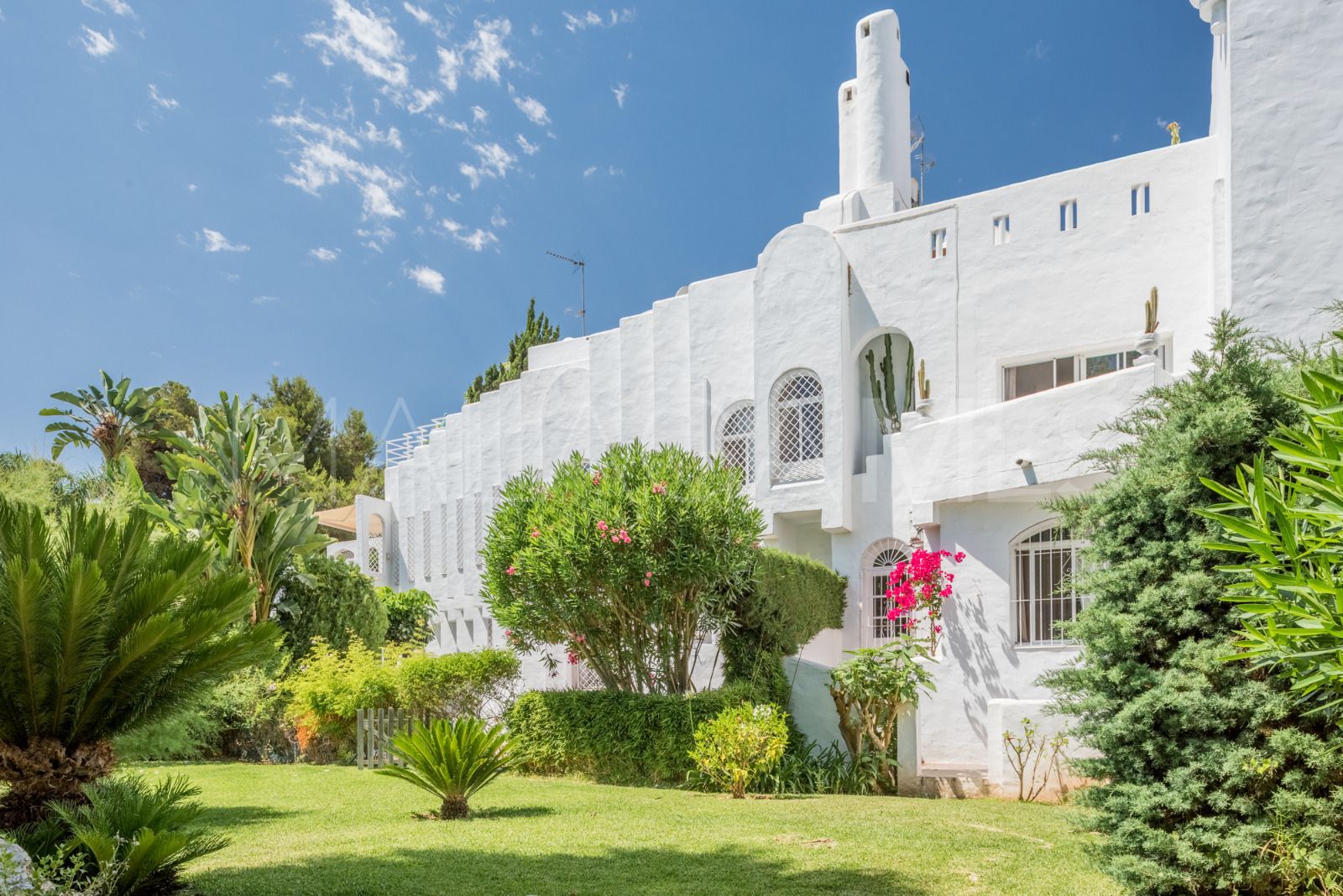 Marbella Golden Mile 5 bedrooms town house for sale