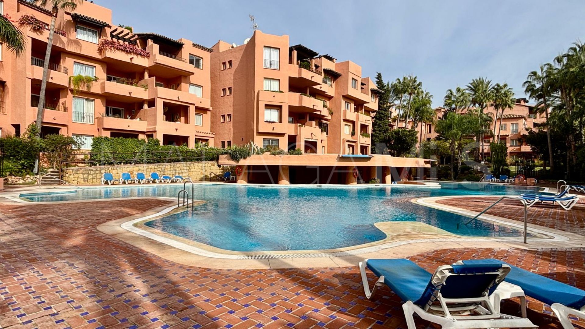 For sale apartment with 2 bedrooms in Oasis de Marbella