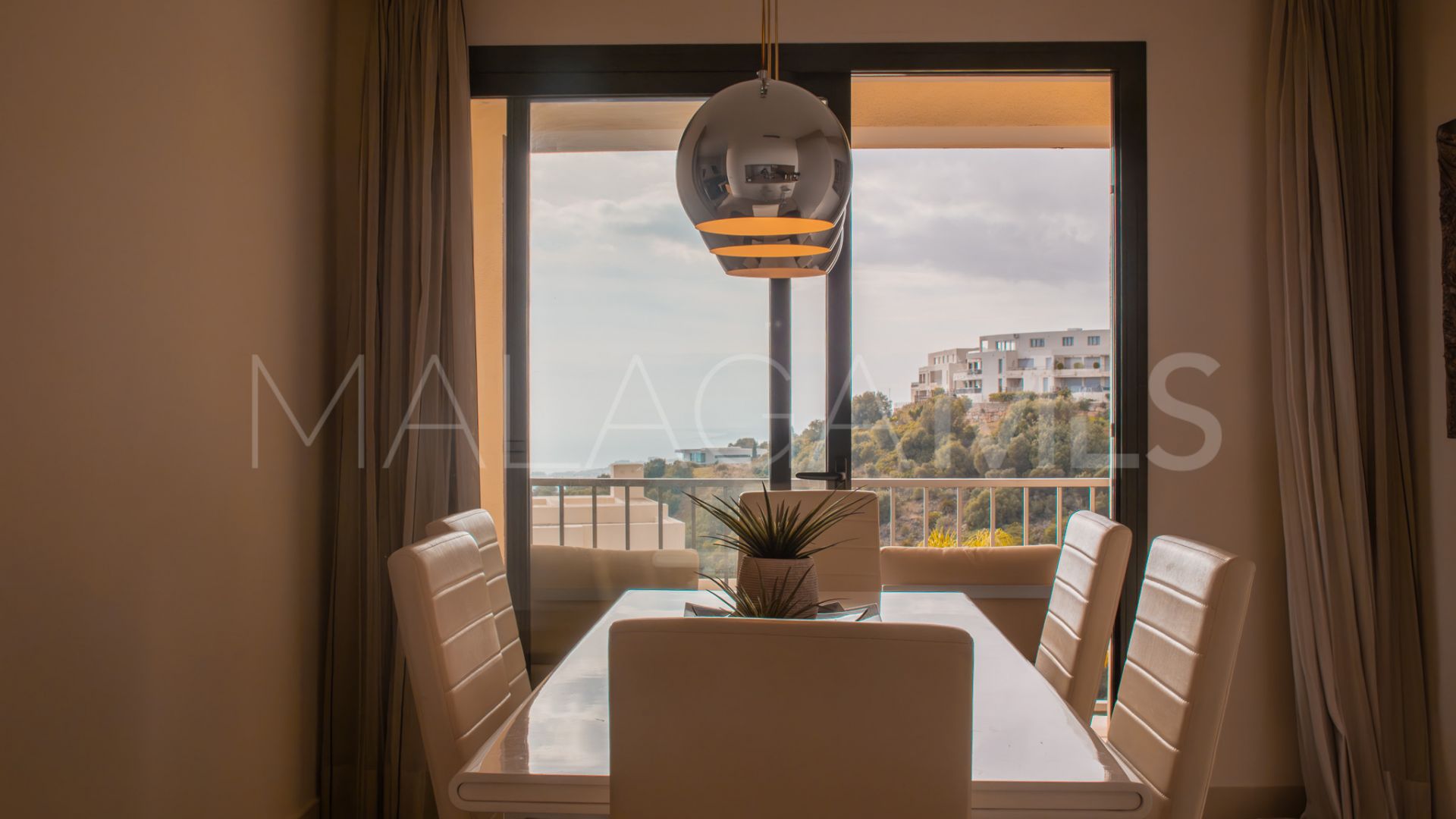 Tvåvåningslägenhet for sale in Los Altos de los Monteros