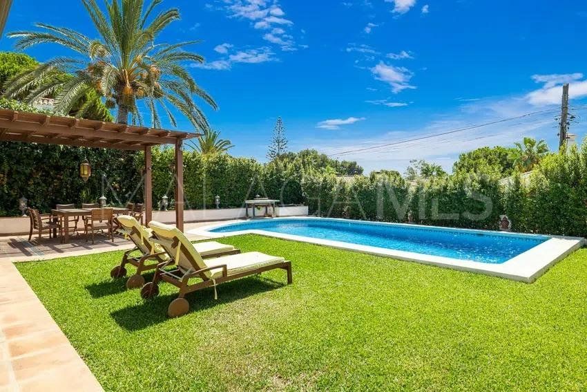 Villa for sale in Marbesa