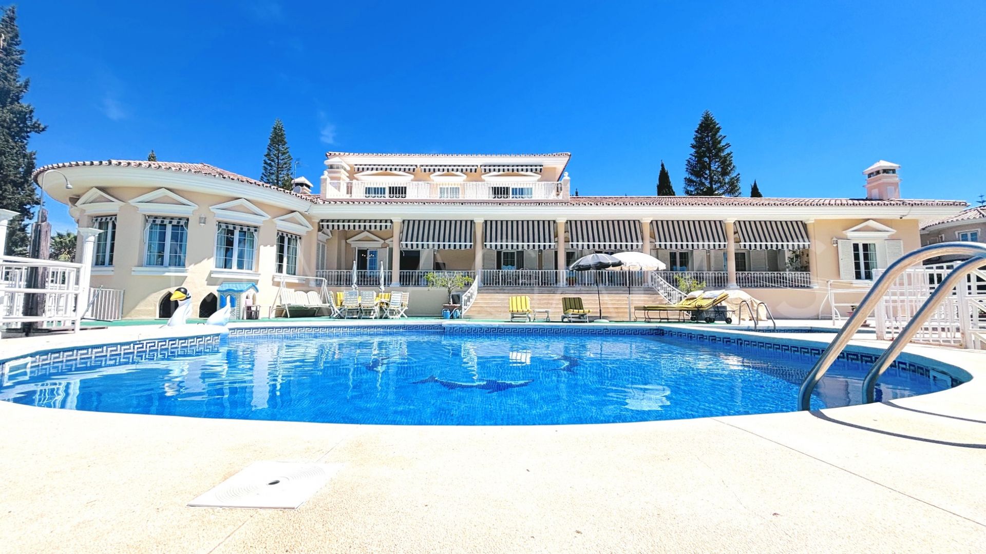 Villa for sale in Mijas Golf