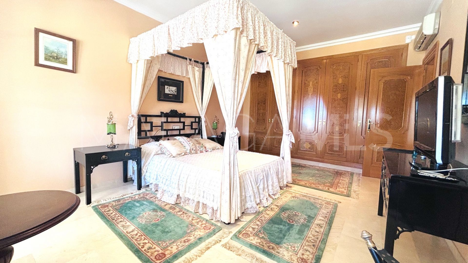 Villa for sale in Mijas Golf