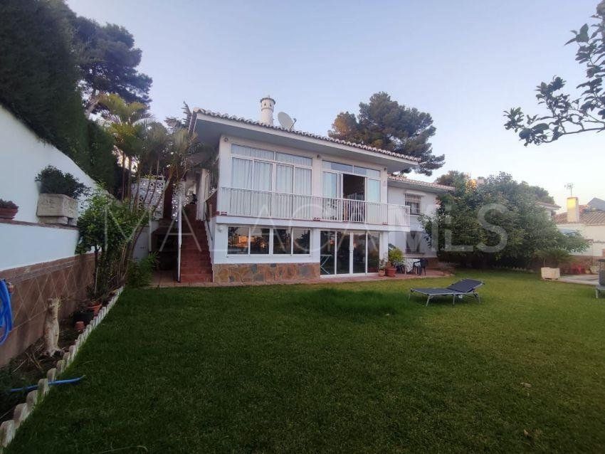 Buy villa in El Coto