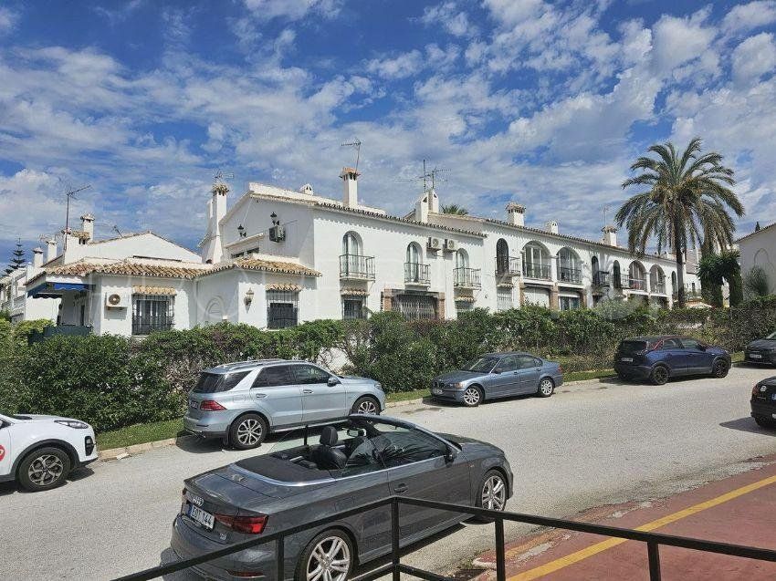 For sale ground floor apartment in Riviera del Sol with 2 bedrooms