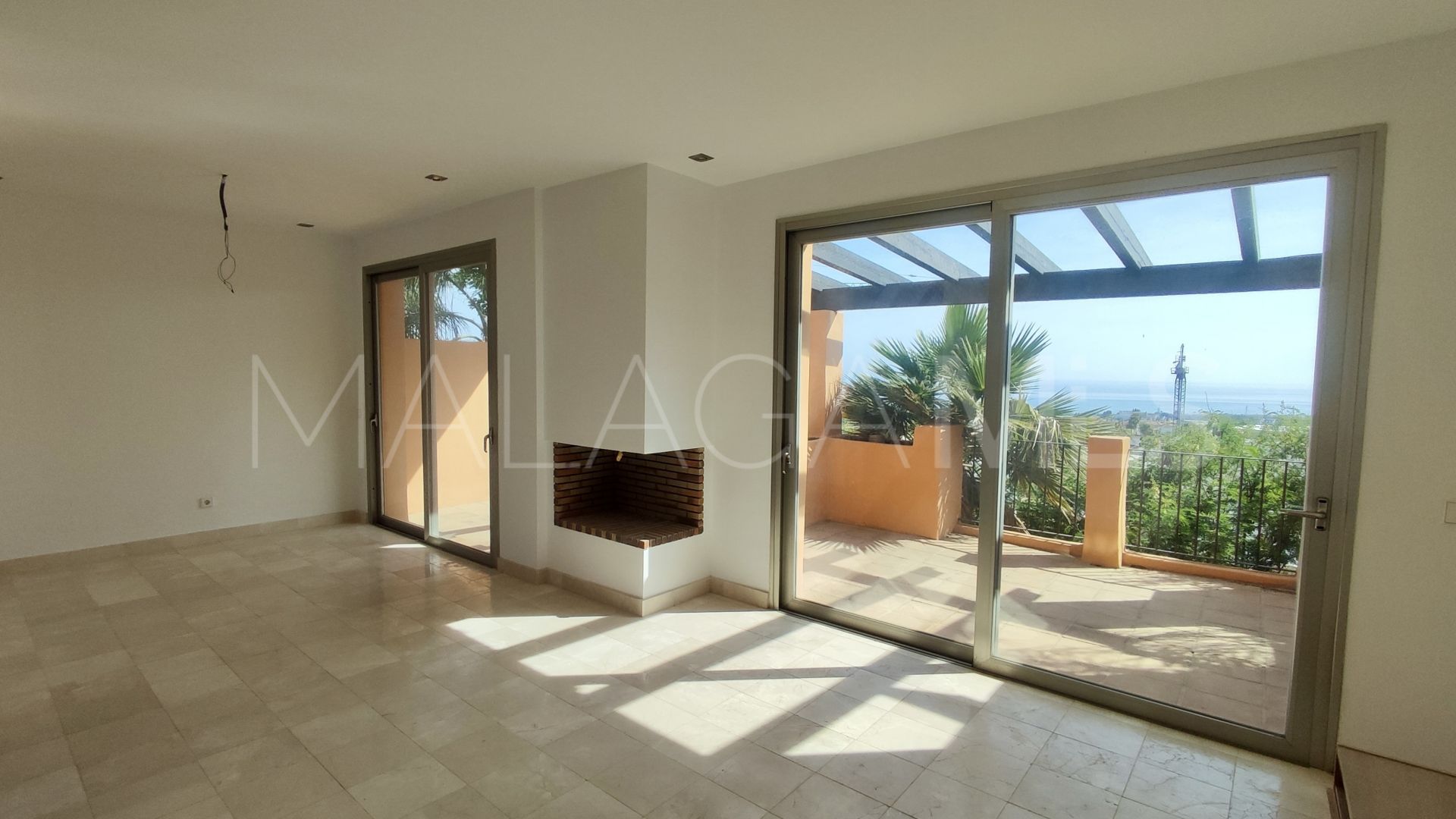 Adosado with 5 bedrooms for sale in Calanova Golf