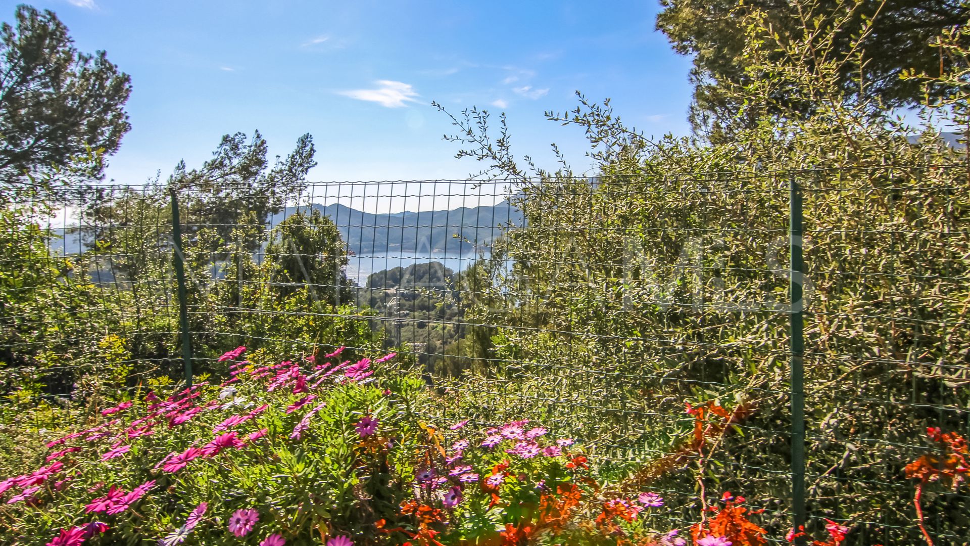 For sale Cerros del Lago chalet