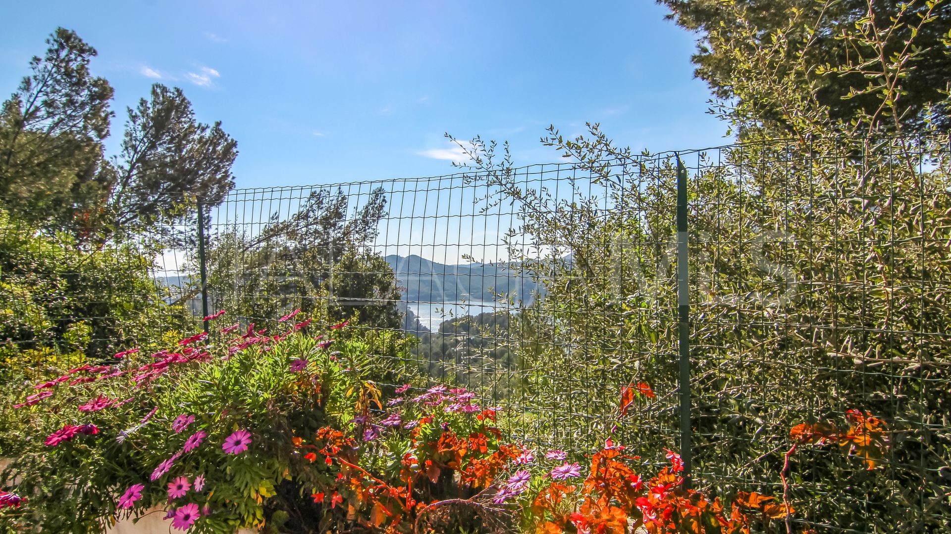 For sale Cerros del Lago chalet