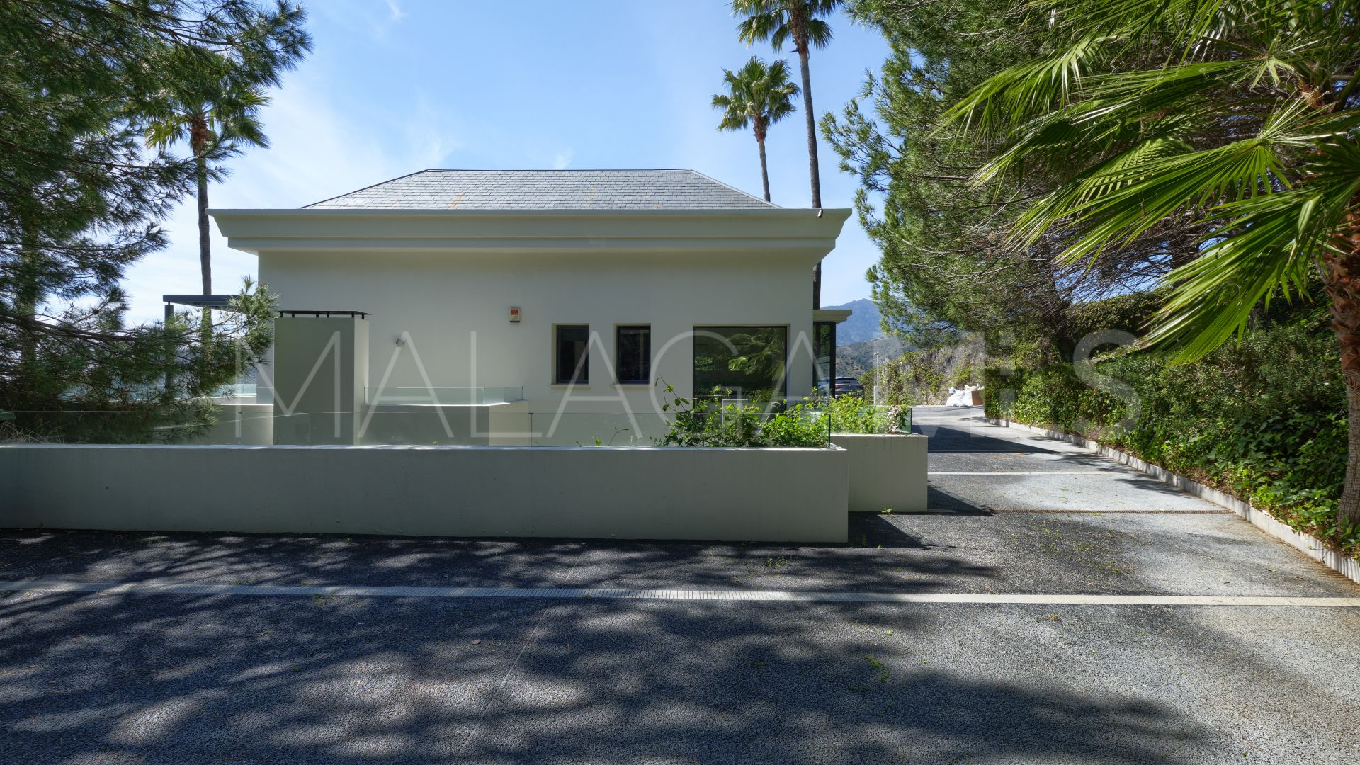 Villa for sale in Istan with 5 bedrooms