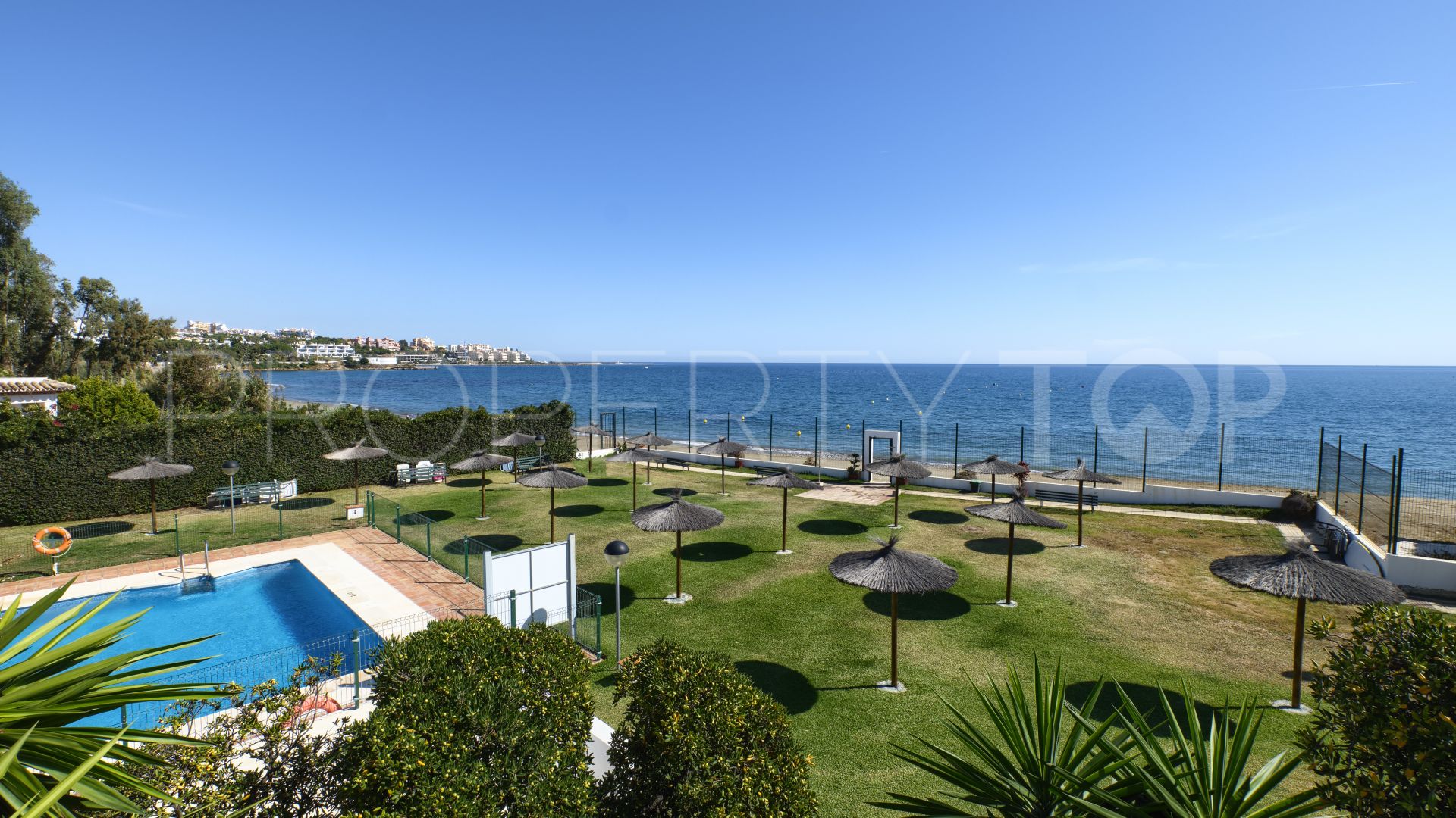 Duplex penthouse for sale in Bahía de Estepona