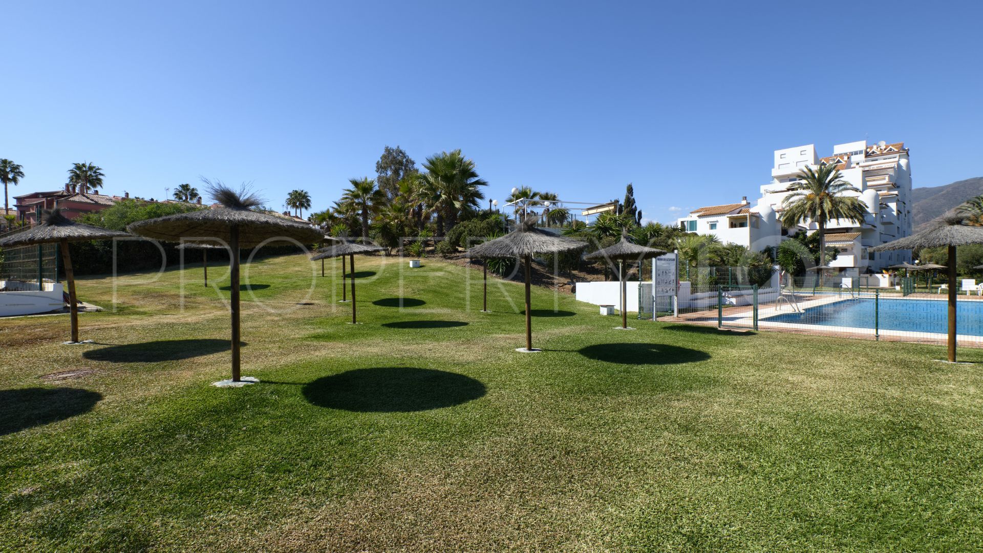 Duplex penthouse for sale in Bahía de Estepona