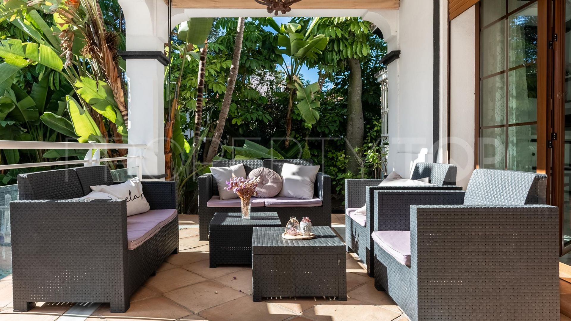 Villa con 4 dormitorios en venta en Marbella Centro