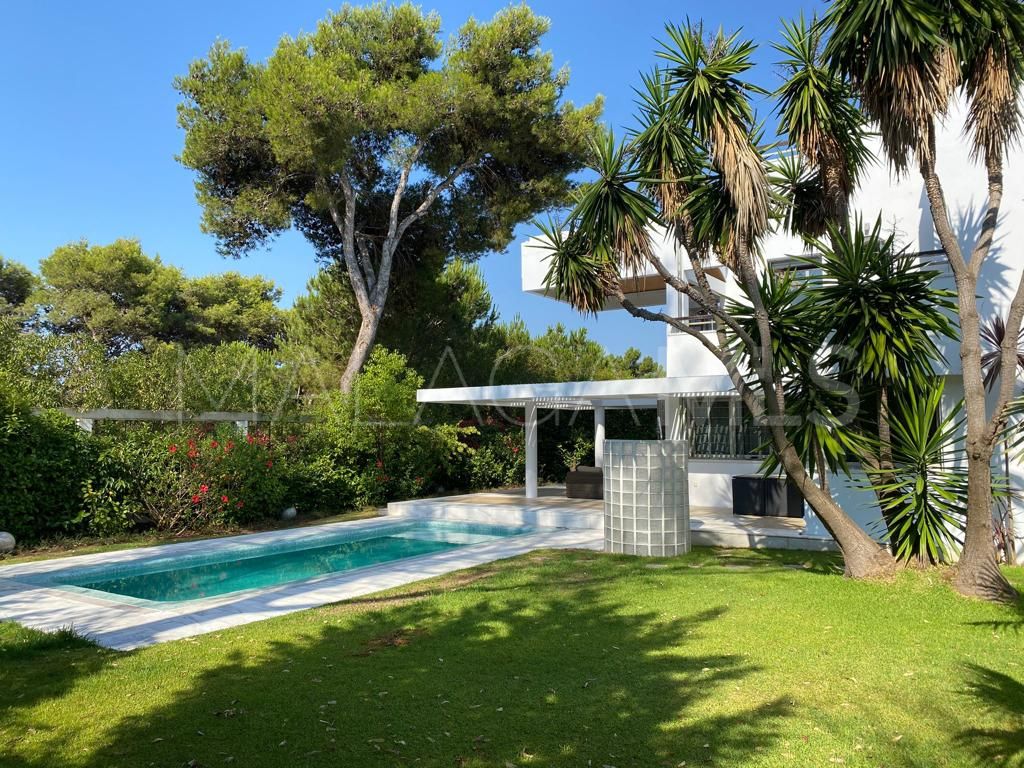 Villa for sale in Elviria Playa