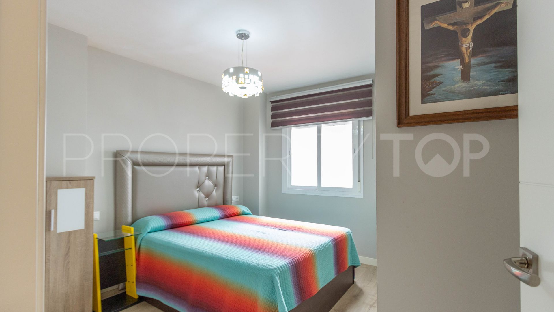 Estepona Ciudad, apartamento con 3 dormitorios en venta