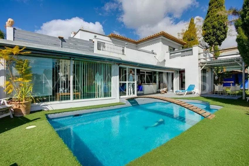 4 bedrooms Estepona Golf villa for sale