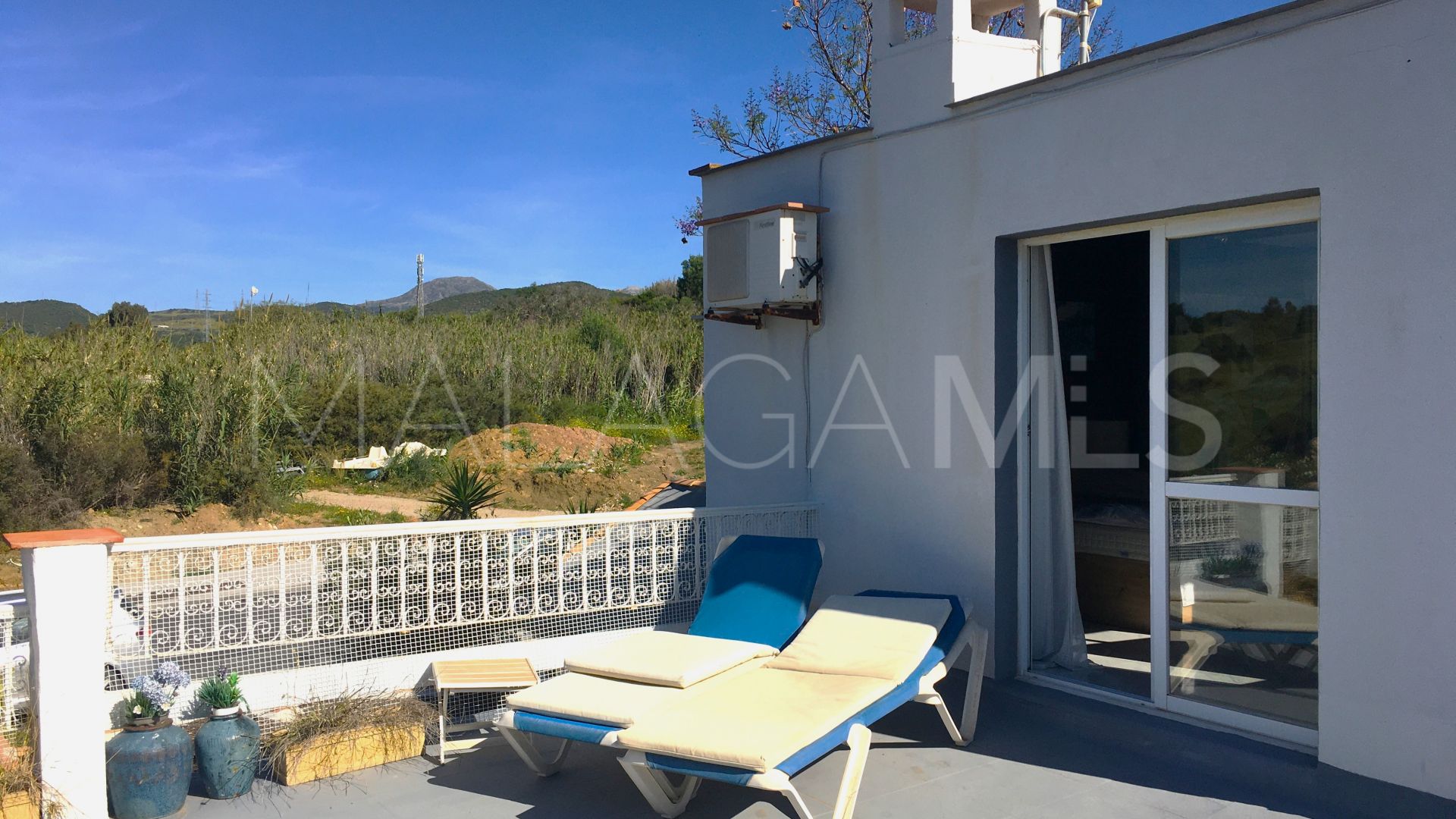 Villa for sale in Estepona Golf