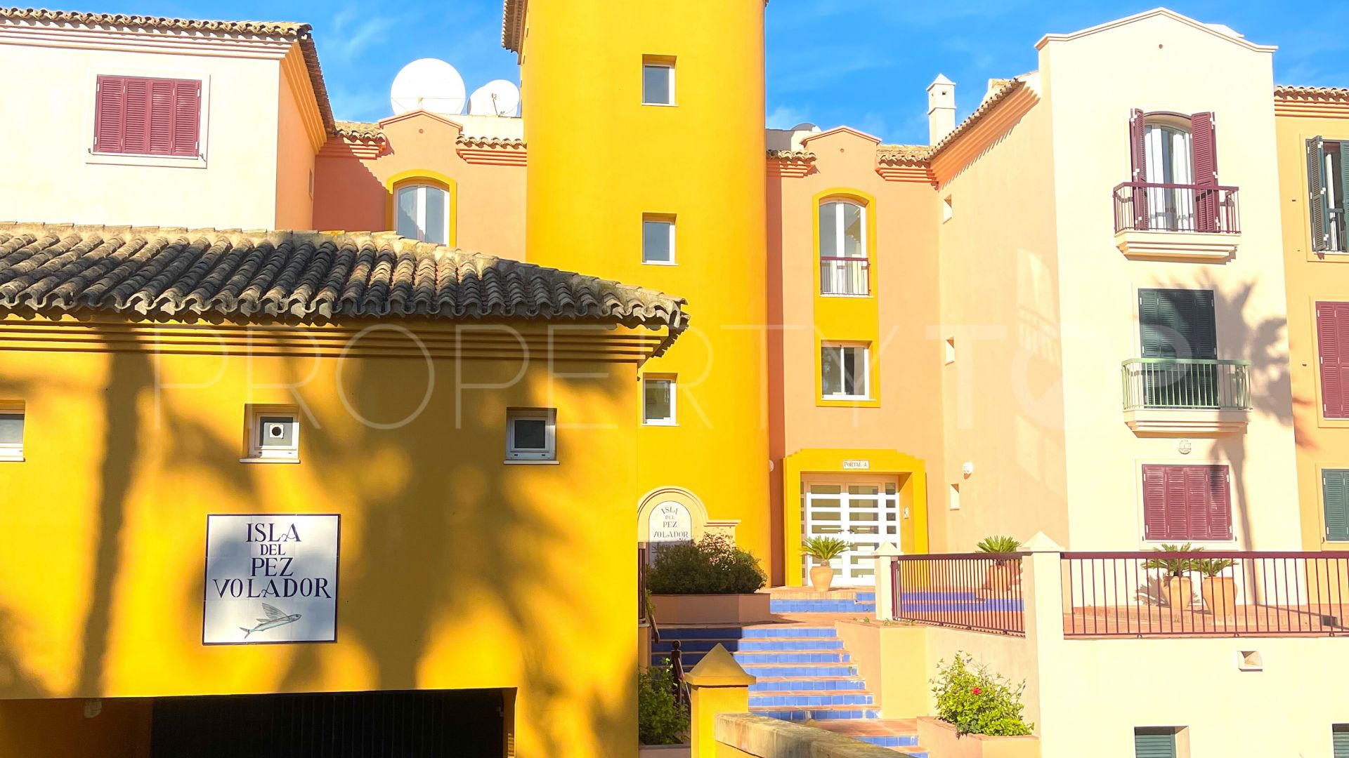 For sale duplex penthouse with 4 bedrooms in Isla del Pez Volador