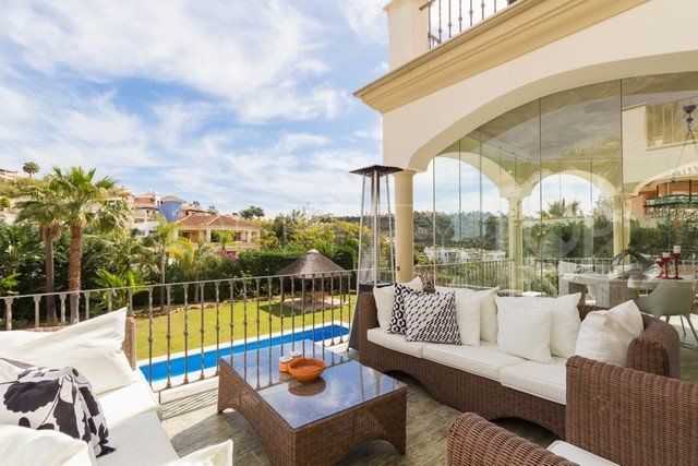 Villa en venta en Los Arqueros con 5 dormitorios