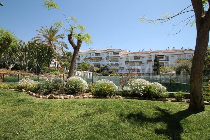 For sale ground floor apartment in Hacienda Nagüeles I