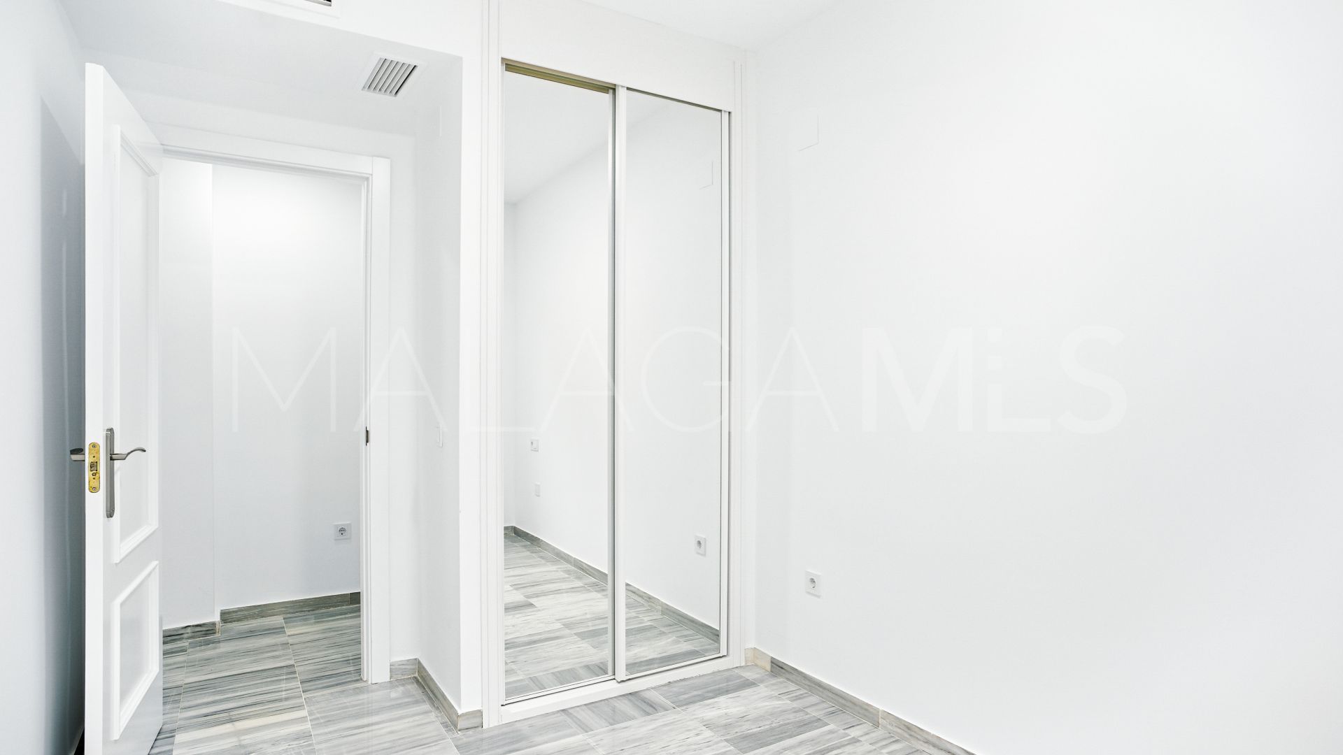For sale ground floor apartment in Hacienda Nagüeles I