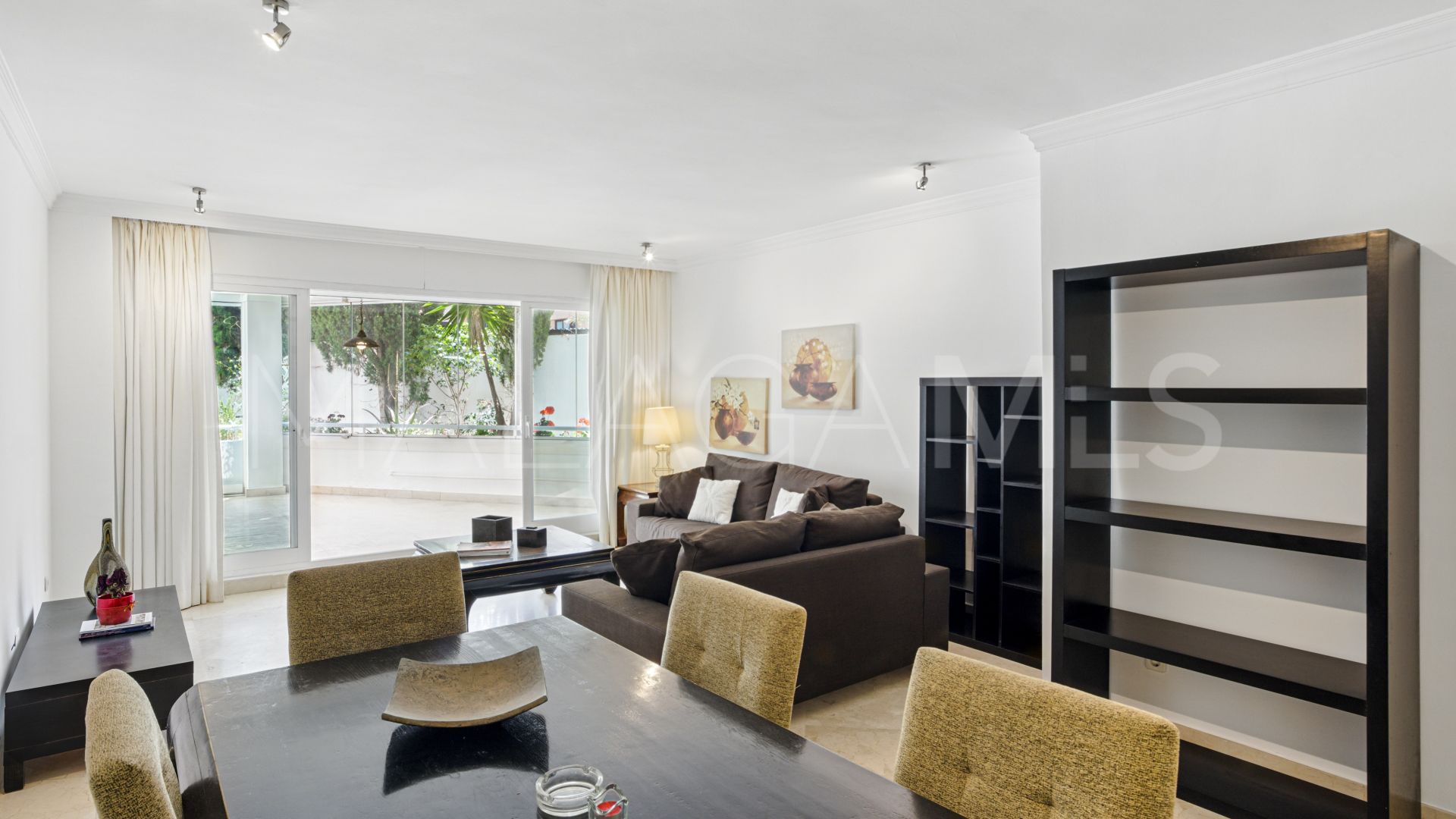 Buy apartamento planta baja in La Herradura