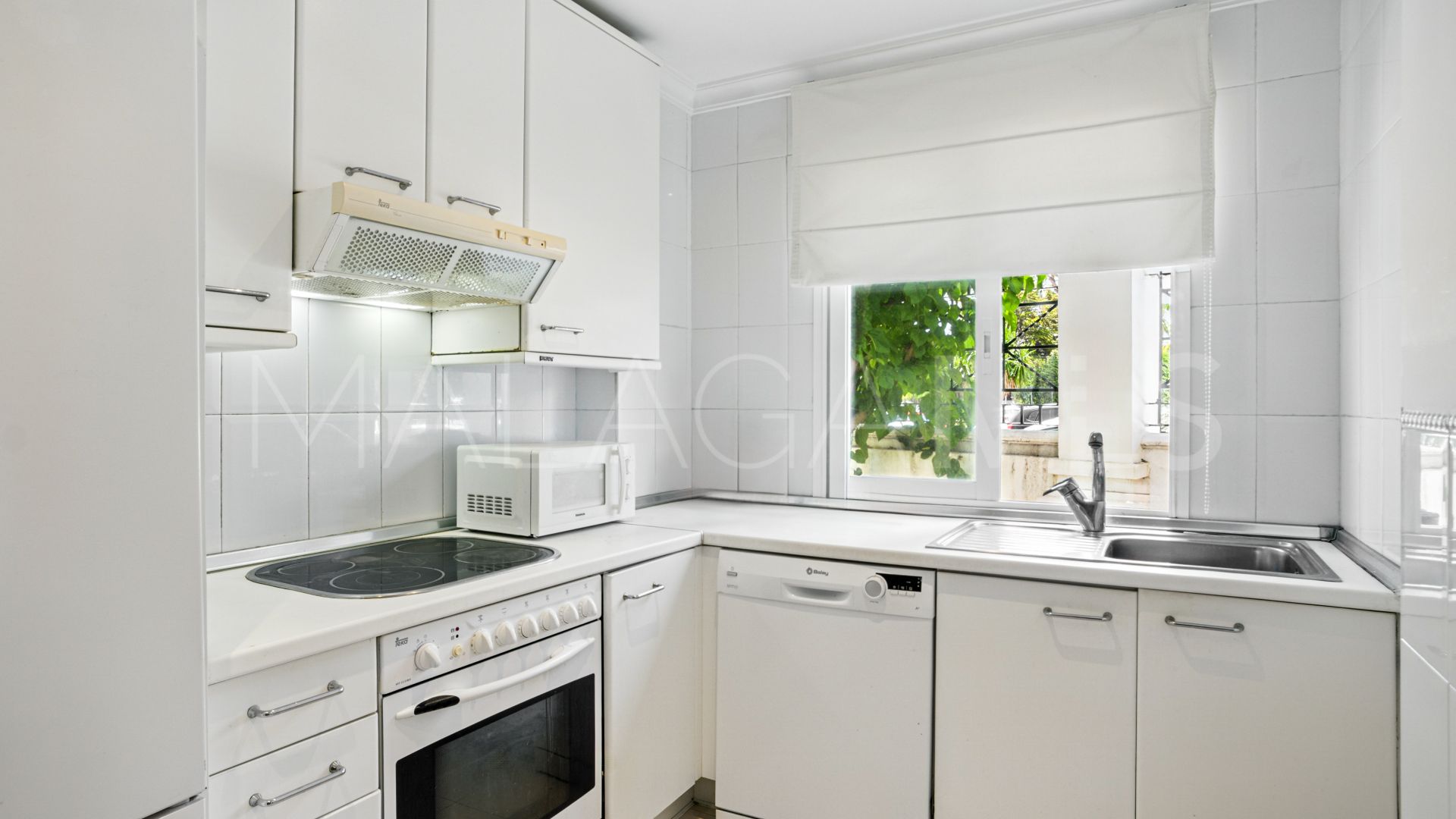 Buy apartamento planta baja in La Herradura