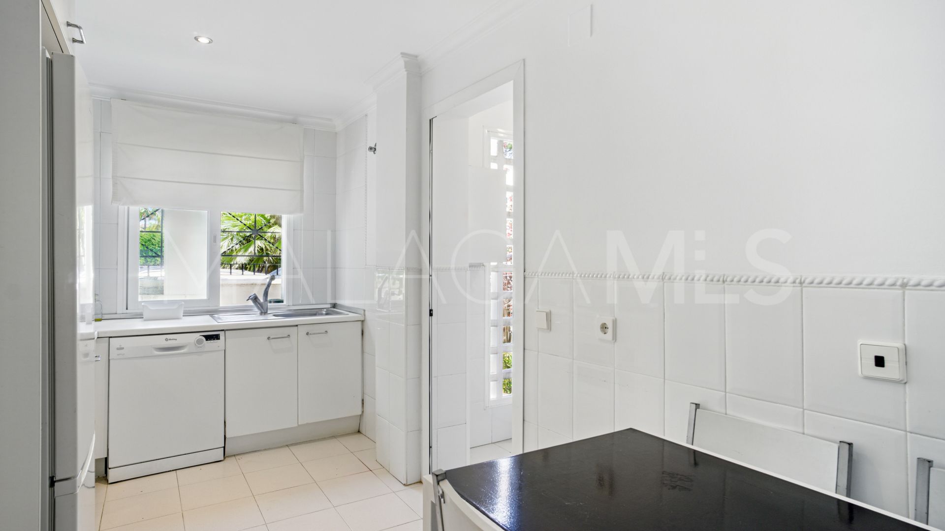 Buy apartamento planta baja in La Herradura