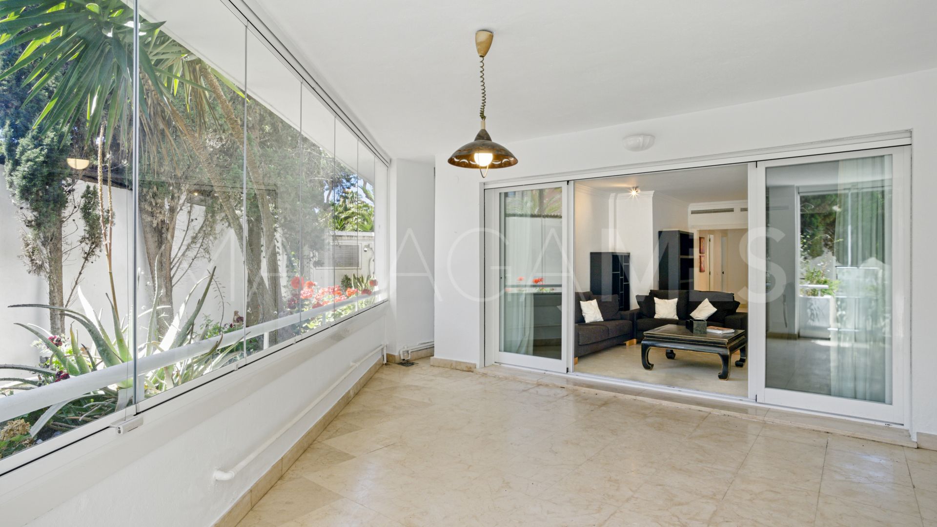 Buy apartamento planta baja in La Herradura